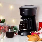 Cafetera Oster de 12 tazas 1000W con filtro permanente